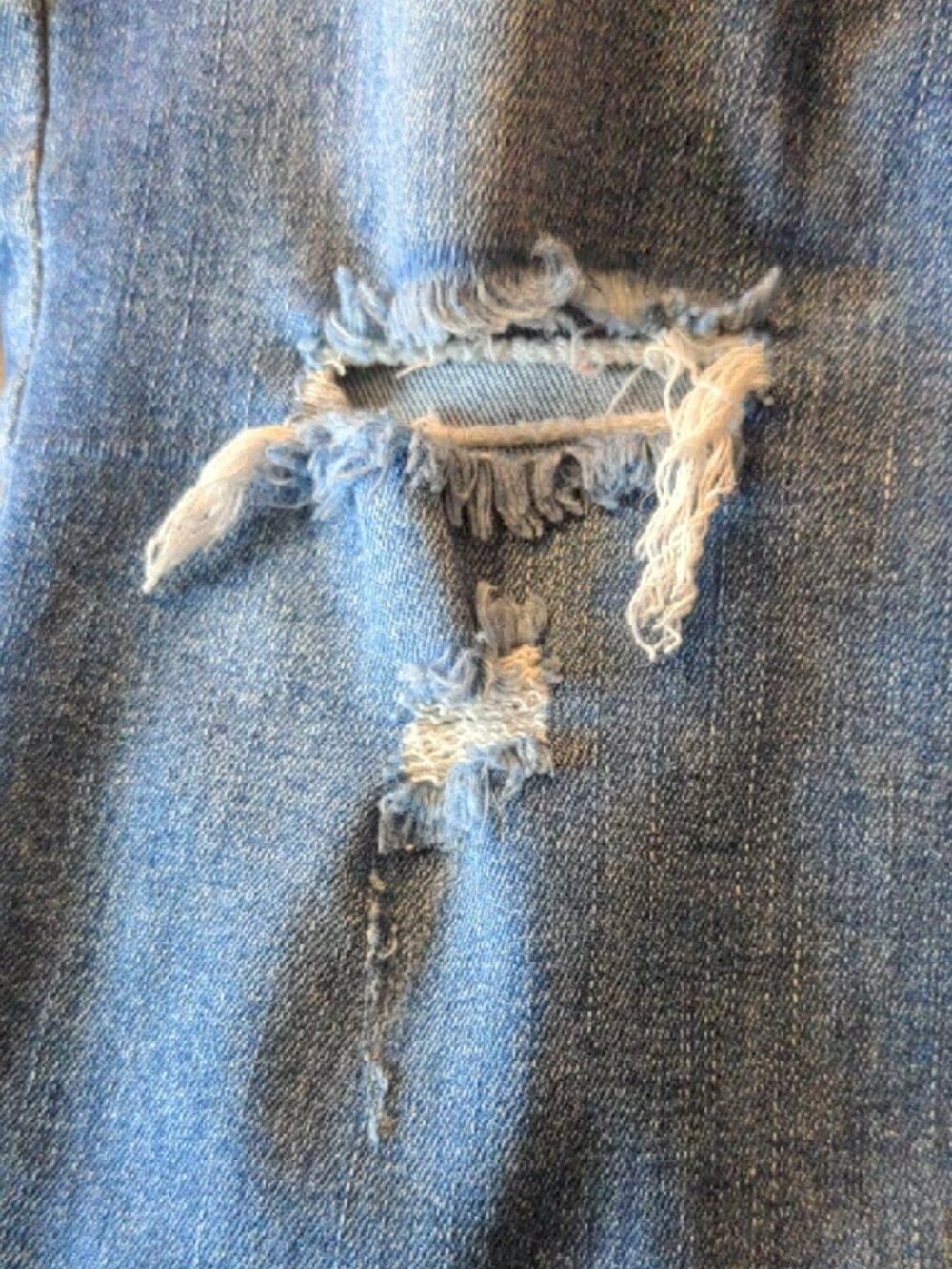 Free People Distressed Frayed Cropped Ankle Jeans Size 29 Soft Denim - Picture 4 of 7